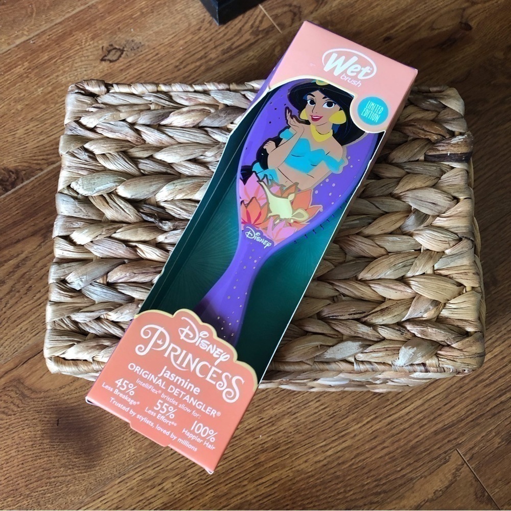 Wet x Disney Princess: Jasmine original detangler hair brush